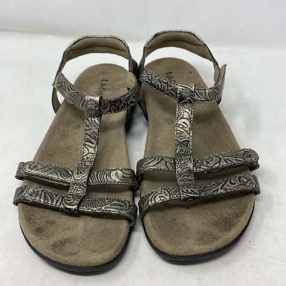 Taos Trophy Floral Embossed Pewter Leather Sandals - Picture 5 of 10
